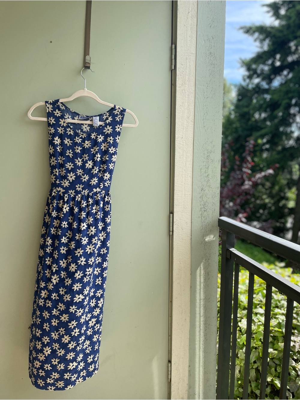 Navy Blue Floral Maxi Midi Dress with White Daisies 90s Size S Cottagecore